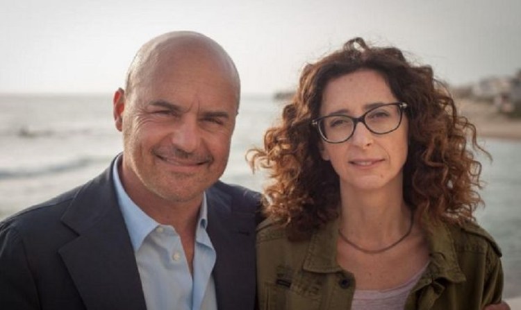 fiction_il_commissario_montalbano_la_piramide_di_fango_luca_zingaretti_teresa_mannino.jpg