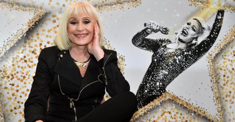 a-raffaella-carra-natale